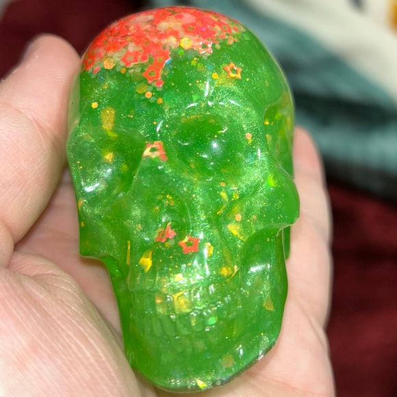 Shiny Smooth Unique Green Handmade Resin Skull Figurine Tabletop Decor - Picture 14 of 14